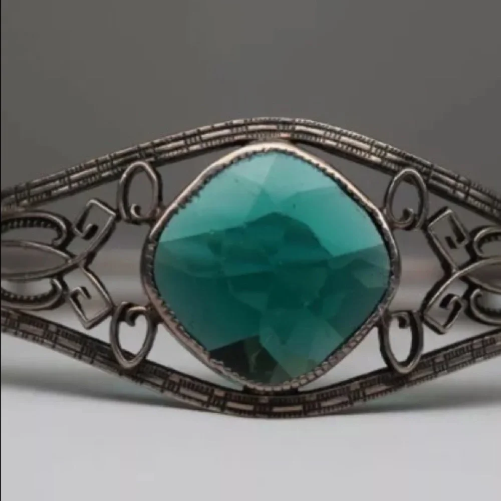 1920’s Art Deco sterling silver bangle bracelet